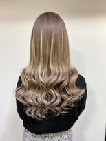 フツーロ 栄(FUTURO) ギャルに大人気!!