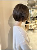 【mee.】ヤジマ　ショートボブ　グレージュ