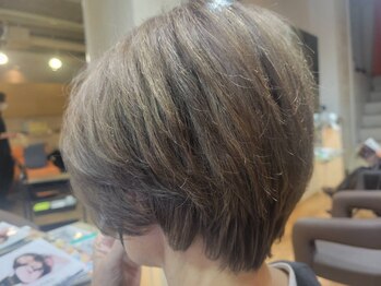 スマイルピュア(Smile pure)の写真/〈ご予約はお電話でお問合せください◎〉白髪ぼかしもお任せ！自然な色合いであなたの魅力を引き出します♪