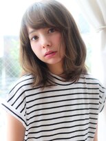 ヴィヴィ(VIVIE)&nbsp;重めバング厚め前髪切りっぱなしロブ顔まわりレイヤーハッシュ