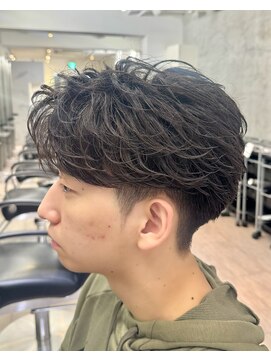 オーシャントーキョー ホワイト 原宿(OCEAN TOKYO WHITE) お客様スタイル刈り上げフェザーショートアクティブショート黒髪