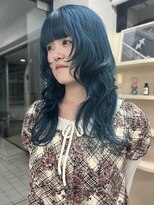 イロウ 天神大名店(IROW)&nbsp;ハイトーン ケアブリーチ ブルーカラー 顔周りカット ロング