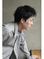 フィルムス 大阪本町(FILMS) 横から見てもかっこいい、刈らないショート