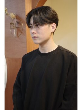 エディ(Edy) メンズセンターパートコンマバングケアパーマ韓国ヘアカルマヘア