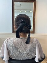 グルス 蔵前 新御徒町店(grus)&nbsp;蔵前|リボンが映えるローシニヨンのヘアセット