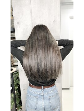 シュプバイトゥーミー(sup.by tomee) プラチナベージュ【担当　末吉】