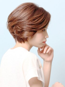 アンダートゥリー(_TREE) 大人レイヤーボブ「フレスコ×ヌケ感」