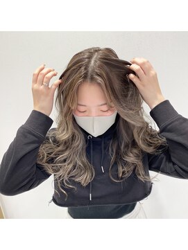 ケンジ 洋光台(KENJE) 外国人風ハイライトカラー