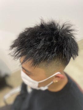 ヘアークラフト(hair craft) エッジの効いたツイストスパイラルパーマフェードスタイル