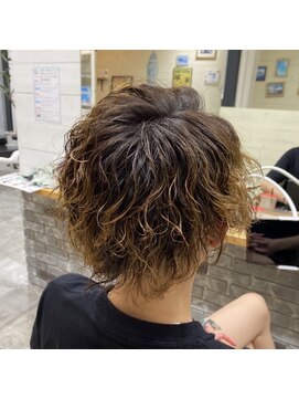 オフザリップヘアー(off the Lip hair) スパイラルパーマ&ハイライト