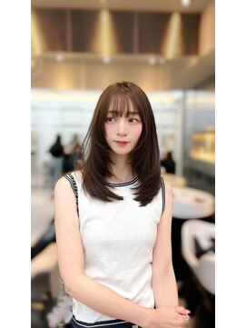 ノク(nok) 韓国女優レイヤー_美髪ピンクブラウン切りっぱなしボブ
