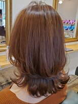 フラワーズ(Flowers)&nbsp;レイヤーヘア　くびれヘア　ミディアム　オレンジブラウン