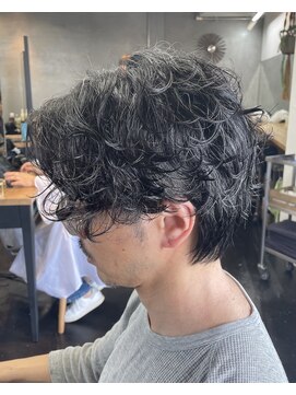 エルマノ 仙川(L mano) センターパートアップバングツーブロックメンズスパイラルパーマ