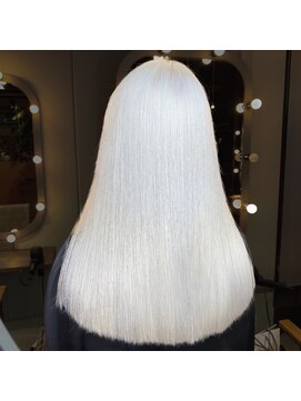 ジルバイジゼル(JILL by GiseL) 中世ウルフ/メンズウルフ/ハイトーン/ダブルカラー/ホワイト