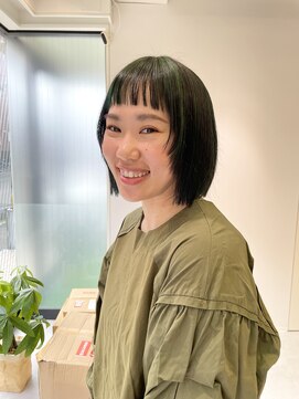 ハル 南平岸(HARU) グリーンとブラックのミックスカラー担当ニキ