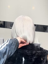 モニカ(MONIQA) ホワイト