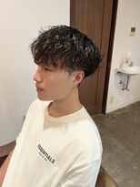 クロ(Kuro)&nbsp;Vマッシュ波巻きパーマ