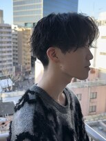 アコロン(acoron.)&nbsp;スパイラルパーマ/センターパート/学生/池袋メンズカット