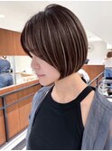 【ショートボブ×ハイライト】