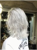 ホワイトカラー レイヤーカット 外国人風  渋谷 表参道