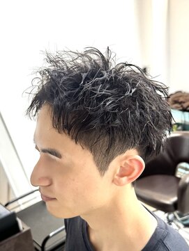 イロ 成田(iLo) メンズ ピンパーマ