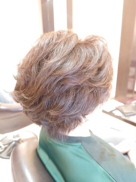 アンダウ(ANDEW) 大人女性ショートパーマ白髪染めスタイル