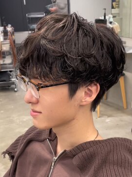 フィフス トウキョウ (fifth TOKYO) ふんわり質感のメンズマッシュルーズシャドウパーマ