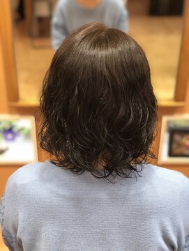 ヘアーフェイスカラーバー(hair face COLORBAR) クセを活かしたスタイル