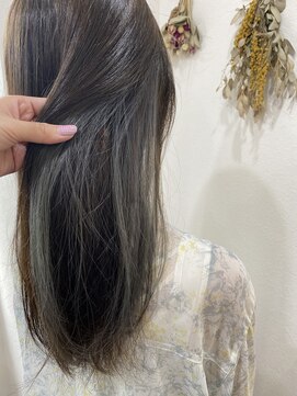 エンリー(ENlee) 【川瀬莉穂】オリーブグレージュ×イヤリングカラー