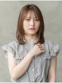 小顔ヘア/大人可愛い/ふんわりミディアム/シースルーバング