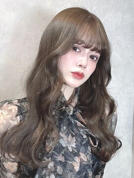 アンプル 天神店 韓国風　ベージュカラー　淡色カラー　ケアブリーチ　ロングヘア