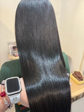 ロッカ(ROCCA) 黒髪×究極の美髪ストレート