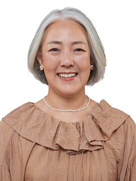 ハッピーワークス(Happy Works) 大人女性にオススメ◎シンプルなセンター分けボブ