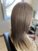 コア フィール ア デイ(COIFFURE A DAY)&nbsp;【シルバーアッシュカラー】M3D髪質改善メニュー