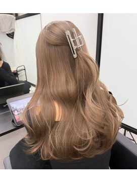 ジゼル 栄 矢場町(Giselle) RENYA ブラウンベージュ ミルクティーベージュ