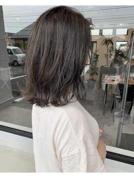 ナンバー(number+) 20代30代大人可愛いダブルカラーアッシュグレージュミディ