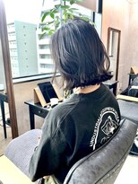 サンズ(SUNS)&nbsp;切りっぱなし　外ハネ　ボブ　髪質改善　カーキグレージュ