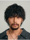 ツイストスパイラルパーマ×刈り上げマッシュで男らしさ◎