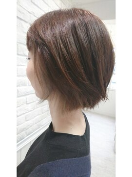 グロウ(grow) ショート×アッシュ系インナーカラー