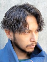 波巻きスパイラルパーマツイストパーマセンタパートメンズヘア
