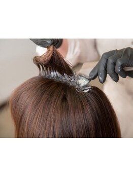 おしゃれもお得も叶える！オーガニックカラーで髪と頭皮に優しい、低価格でお得なサロンです♪