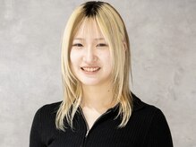 《スタイリストNoa》レイヤーカット、ハイトーンカラーfashionに溶け込むヘアスタイルをご提案します♪