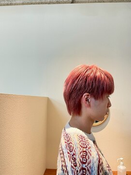 ニクラ ザ ブリンク(NICLA the blink) おしゃれ男子のピンクベージュ/赤髪/ケアブリーチ/Wカラー