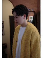 エディ(Edy)&nbsp;メンズセンターパートニュアンスパーマ韓国ヘアカルマヘア岡山