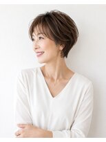 バグズ(Baguz)&nbsp;40代50代大人美人丸みショート小顔ひし形艶ハイライトカラー