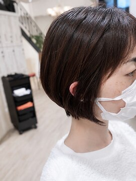 ルシードスタイル クリザンテーム 扱いやすい大人のショートボブ