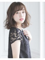 Aライン×ラフウェーブはスゥイートなモテ髪を演出