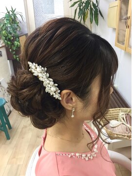 ヘアアンドメイク ゼン ヨコハマ(Hair&Make ZEN YOKOHAMA) しっかりボリュームのサイドアップシニヨン*Hair&Make ZEN