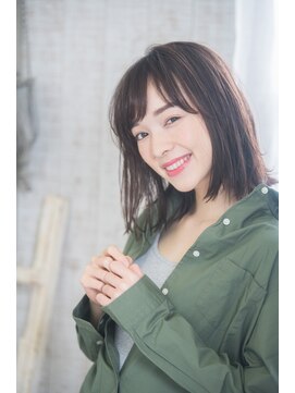 ヴァンクシー バイ ルナ(VANKCY by Luna) グレージュ ひし形シルエット 切りっぱなしボブ 大人かわいい