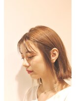 ミラー(mirror)&nbsp;カーキアッシュで白髪ぼかし　気分はハイトーンに